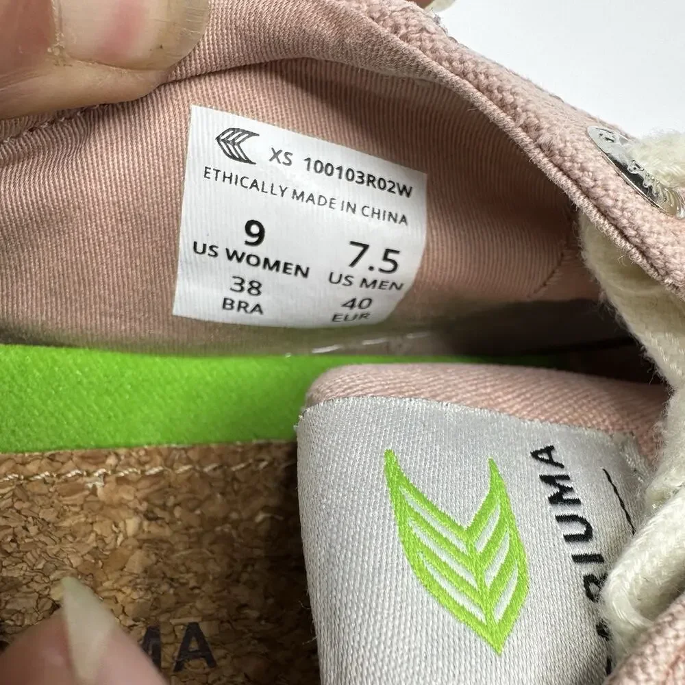 Cariuma OCA Shoes Women's 9 Pink White Canvas Low Top Lace Up Casual Sneakers